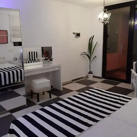 Apartment The Pervoli - Pool - Close To *