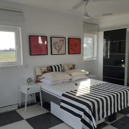 Apartment The Pervoli - Pool - Close To