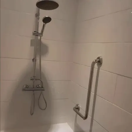 The Pervoli - Pool - Close To