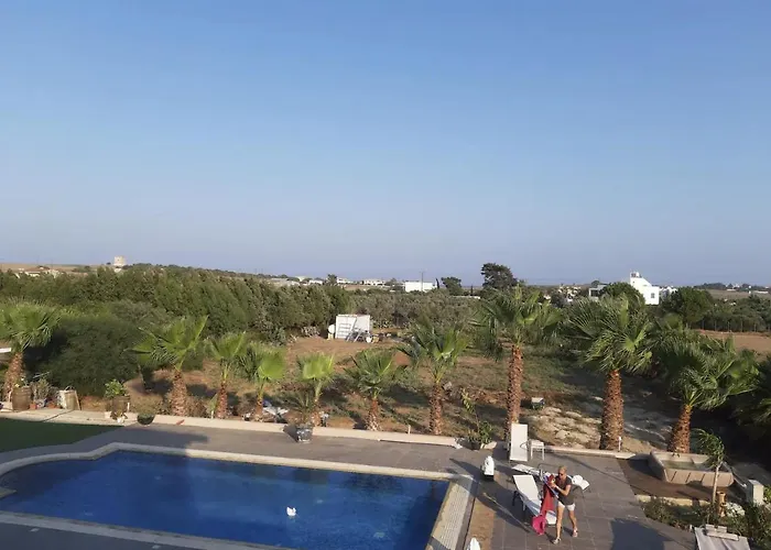 The Pervoli - Pool - Close To Apartmán Larnaca