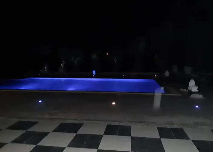 Apartmán The Pervoli - Pool - Close To